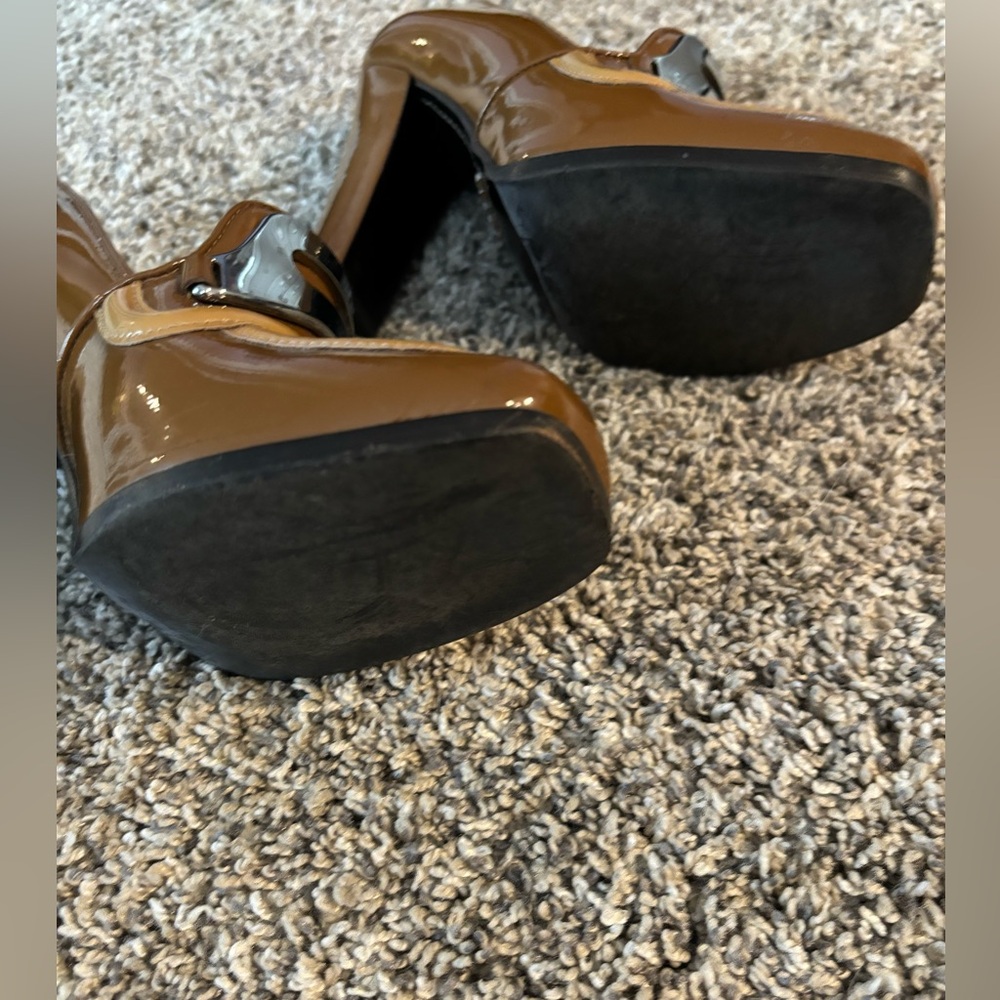 Prada shoes - Picture 3 of 8